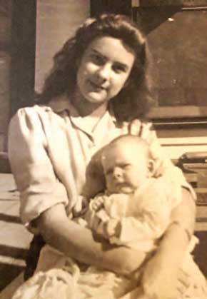 Merry Holding Donna - 1943