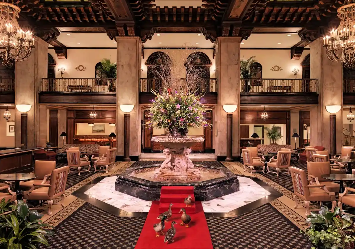 photo of the opulent peabody hotel lobby
